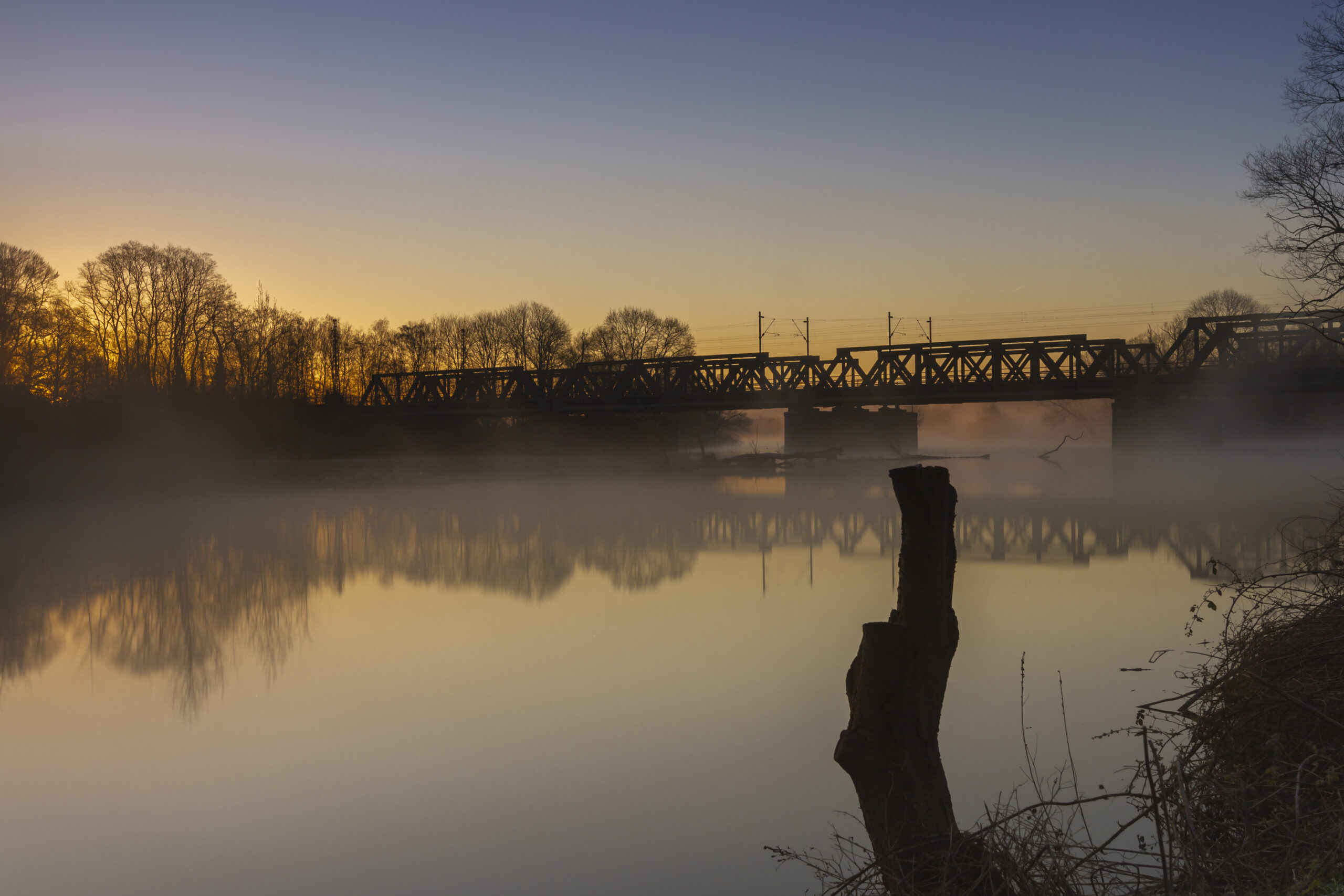 Eisenbahnbrücke an der Lennemündung