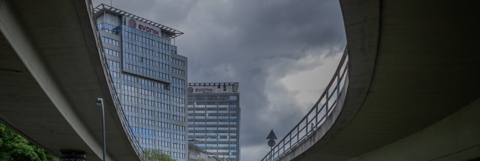 Essen / unter der Helbig Brücke