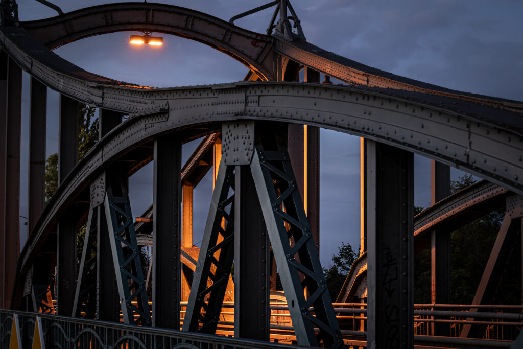 Drehbrücke Krefeld im Detail