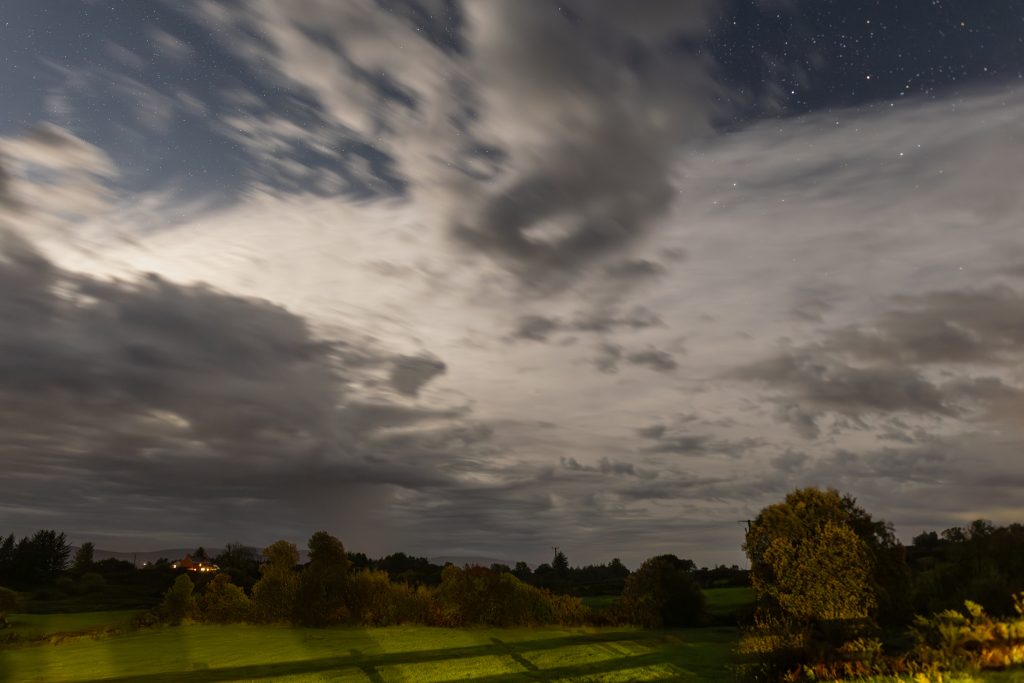 Sterne über der Wolkendecke